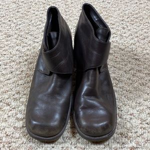 Croft & Barrow “Megan” womens size 8 heeled boots brown leather